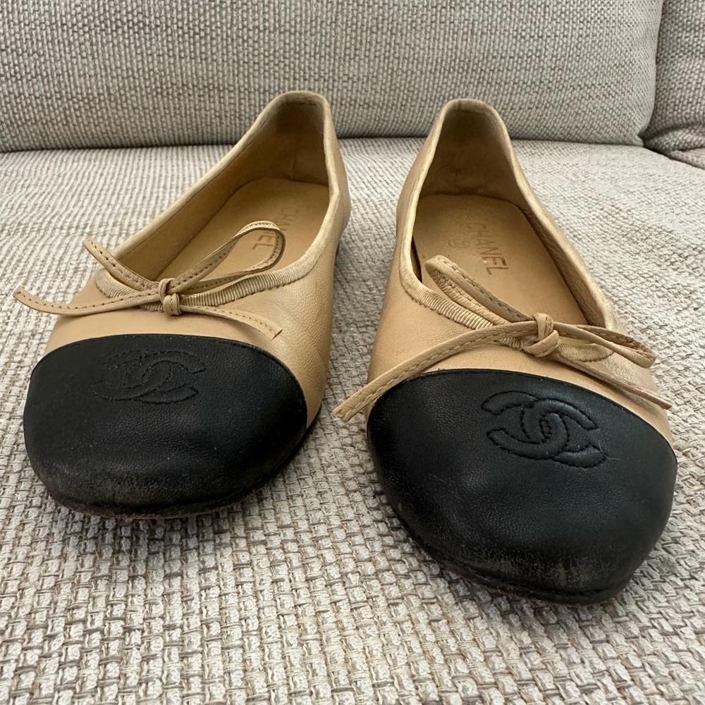 CHANEL Women's Beige and Black Loafers